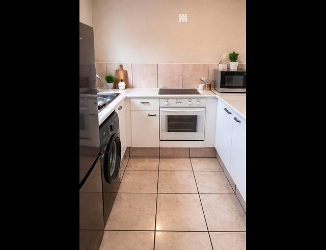2 BEDROOM FLAT FOR SALE IN ABRAHAMSRUST